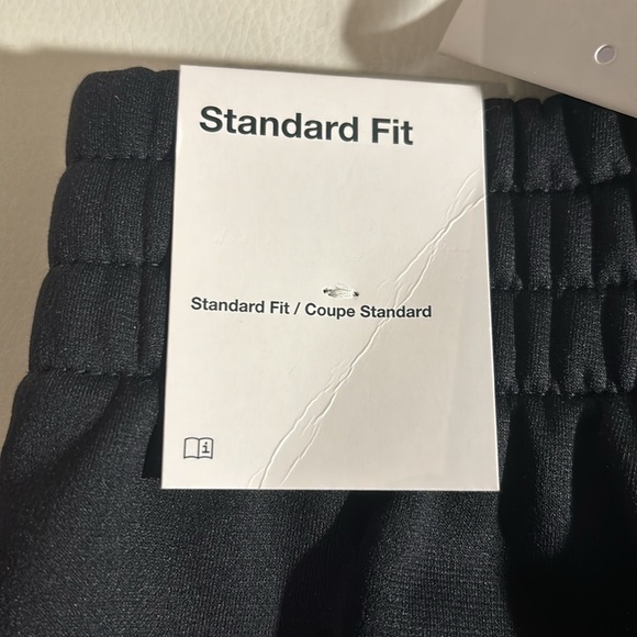 Boy’s Nike Therma Fit Pants - Picture 3 of 4